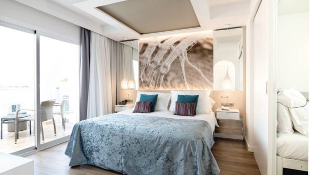 Elegant family rooms